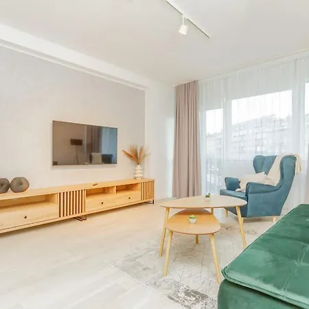 B20 Keleti Sunrise Panoramic Apartament *