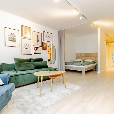 B20 Keleti Sunrise Panoramic Apartament *