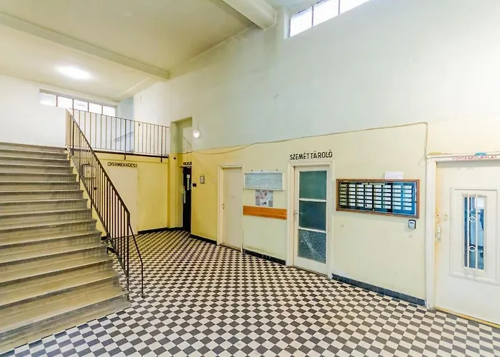 B20 Keleti Sunrise Panoramic Appartement