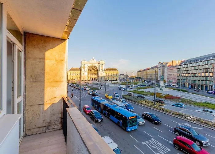 B20 Keleti Sunrise Panoramic