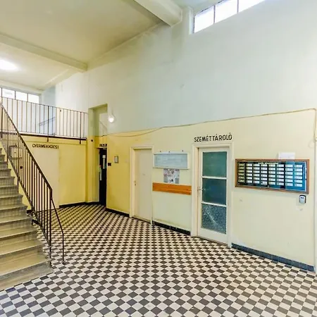 B20 Keleti Sunrise Panoramic Appartement